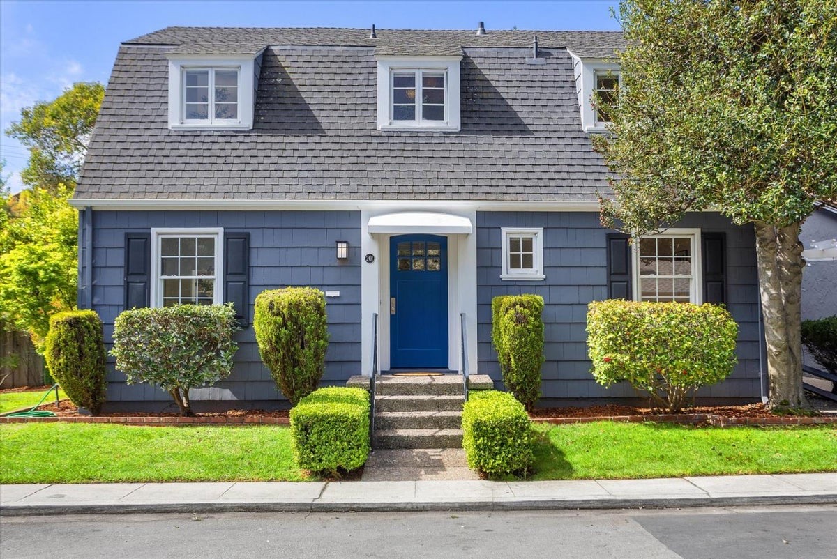 201 Chesterton Pl
